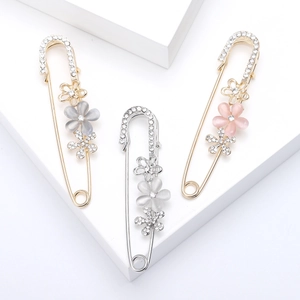 Elegant Flower Safety Pin Brooch With Rhinestone Inlaid Alloy Floral Shawl Clip For Cardigan Sweater Coat Women Fashion Jewelry