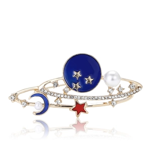 Elegante spilla pianeta galassia in lega dorata con smalto blu e perle bianche