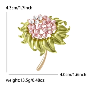 Spilla a girasole in smalto con petali rosa, foglie verdi e strass bianchi, misura 4,3 cm