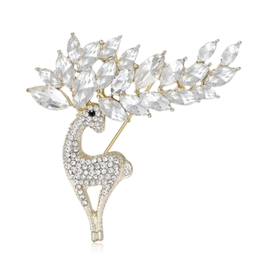 Elegant Reindeer Brooch For Women Luxury Alloy Rhinestone Inlaid Deer Pin Fashion Jewelry Accessory For Cardigan Suit Coat