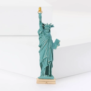Creative Enamel Statue Of Liberty Brooch Alloy Drip Oil Unisex Clothes Badge Pin Badge Personalized Accessory Souvenir Jewelry
