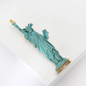 Creative Statue of Liberty enamel brooch in turquoise and gold for men and women