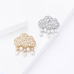 Broche en Alliage avec Künstliche Perles Artificielles Forme Nuage et Gouttes de Pluie Accessoire Bijou Élégant pour Femme Tailleur Pull
