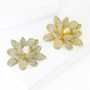 Broche Fleur de Lotus Elégante Avec Zircon Cubique Micro-Pavé et Künstliche Perle Epingle en Cuivre Pour Femme Bijoux de Mode