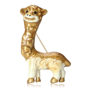 Simpatica spilla a forma di alpaca in smalto bianco e oro con dettagli in rilievo