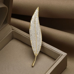 Elegant Copper Micro-Set Zirconia Leaf Brooch Pin For Women Suit Overcoat Accessories Gold Silver Decorative Jewelry Gift