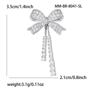 Spilla a fiocco in argento con zirconi e nappe, dimensioni 3,5 cm per 2,1 cm
