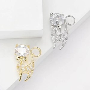 Elegant Cat Shape Copper Brooch With Zirconia Inlaid Cute Animal Lapel Pin For Women Fashion Jewelry Accessories Gift