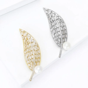 Broches feuilles avec oxydes de zirconium et perles en finitions or et argent