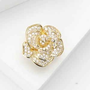 Elegant gold-plated rose brooch pin with shimmering zircon crystals for women outfits