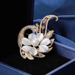 Spilla Vintage in Stile Cinese a Forma di Pavone e Cigno Con Fiore in Pietra Occhio di Gatto Perla Artificial Bianca Zircone per Donna Matrimonio Festa
