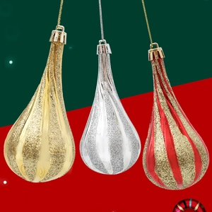Dreiteilige tropfenförmige Weihnachtsanhänger mit Gold, Silber und Rot Glitzer Finish
