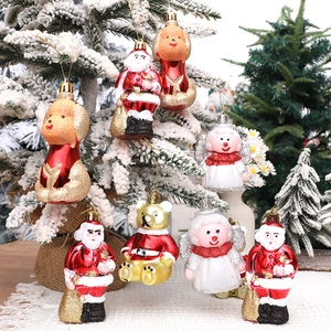 Festliches Weihnachtsbaumschmuck-Set mit Weihnachtsmann, Schneemann und Bärenfiguren