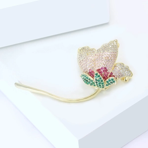 Exquisite gradient cubic zirconia flower brooch with gold plating for wedding accessories