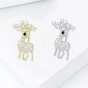 Broche cerf mignonne en or et argent avec des pierres de zircon brillantes