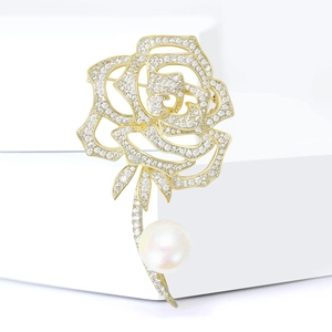 Broche rose élégante en alliage doré avec pavé de zircons et grande perle d'eau douce