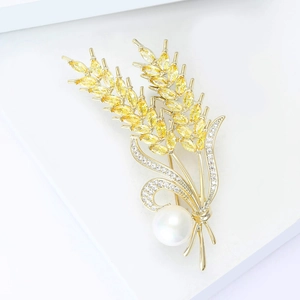 Luxurious gold wheat brooch with yellow stones and a large white pearl for women