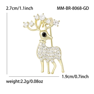 Broche cerf dorée mignonne avec cristaux étincelants et dimensions détaillées en vue