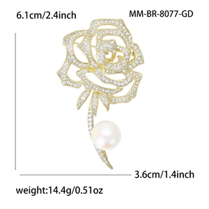 Broche rose dorée élégante avec zircons scintillants et une grande perle blanche