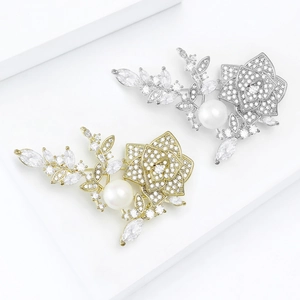 Broche Fleur de Rose Élégante en Cuivre Plaqué Or Argent Avec Zircon et Künstliche Perle pour Femme Bijoux de Banquet Accessoires
