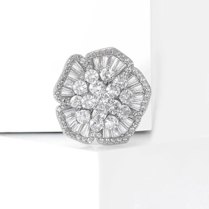 Elegant Silver Flower Brooch Pin For Women Micro Pave Cubic Zirconia Copper Luxury Floral Suit Lapel Pin Jewelry Accessory