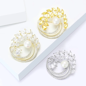 Broche couronne de feuilles d'olivier en cristal et perle pour veste de costume