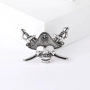 Retro punk pirate skull and crossed swords brooch in vintage silver alloy finish