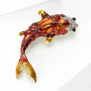 Exquisite rote Emaille-Koi-Fisch-Brosche mit Goldplattierung und Kristallen