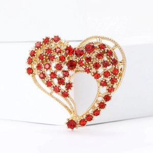 Moda Spilla a Cuore Incavato in Lega con Strass Rossi Intarsiati per Donna Cappotto Abito Elegante Gioielli