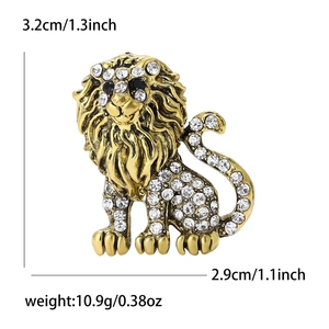 Vintage lion brooch in gold alloy with sparkling rhinestones for women suits