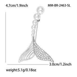 Élégante broche queue de poisson avec perles et strass, taille 4,7 cm sur 3,0 cm