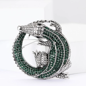 Creative crocodile brooch in vintage silver alloy with emerald green rhinestones decoration