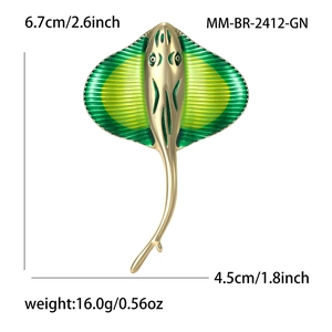 Golden manta ray brooch with green gradient enamel and detailed size measurements