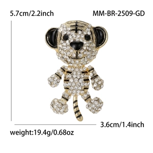 Creative crystal tiger brooch for men's suit with size and weight specifications