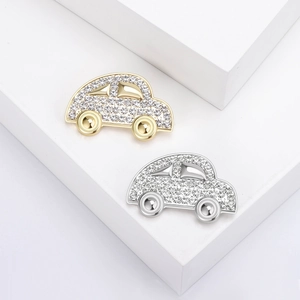 Moda Carino Cartone Animato Auto Spilla In Lega Di Strass Intarsiato Abito Risvolto Pin Per Le Donne Uomini Versatile Vestiti Gioielli Regalo