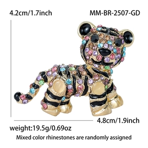 Exquisite goldene Tiger-Brosche mit bunten Strasssteinen und Katzenaugen-Stein besetzt