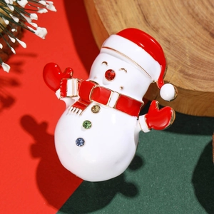 Broche de bonhomme de Noël festive en émail blanc avec strass colorés étincelants