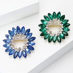 Broche tournesol scintillante en cristal bleu et vert émeraude avec alliage doré