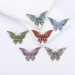 Vintage Luxe Legering Strass Vlinder Broche Voor Vrouwen Kleurrijke Kristal Dier Reversspeld Kleding Decor Accessoires