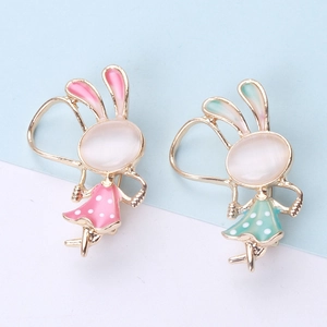 Broche Lapin Dessin Animé Mignon pour Femmes Alliage Émail Sauter à la Corde Épingle Lapereau Avec Pierre Œil de Chat Accessoire