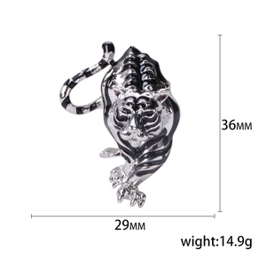 Tiger brooch in silver metal with black enamel stripes, 36mm high and 29mm wide