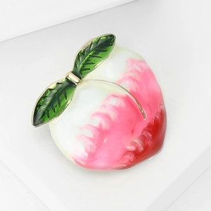 Charmante broche pêche rose avec feuilles vertes, épingle à revers fruitée pour femme