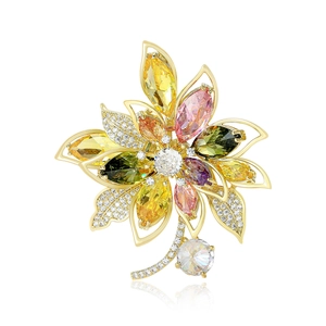 Elegant 14K Gold Plated Copper Floral Brooch With Colorful Zirconia Rhinestones Fashion Bouquet Lapel Pin For Women Jewelry
