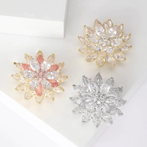 Elegant Copper Zirconia Flower Brooch For Women Multi Layer 3D Lotus Floral Pin Sparkling Inlaid Coat Accessory Gift