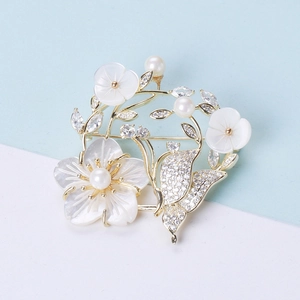 Broche Papillon Fleur en Coquille Naturelle Élégante Française Pour Femme Broche Couronne Florale Or Zircon Künstliche Perle Bijoux