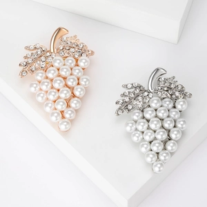 Elegante Spilla a Forma di Uva Con Künstliche Perle d'Imitazione Strass in Lega per Donna Gioielli per Matrimonio Banchetto