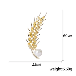 Eleganter goldener Weizenähre-Brosche mit gelben Steinen und weißer Perle Detail