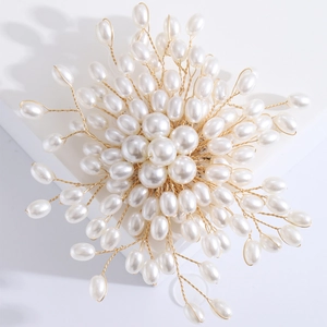 Spilla a Fiore in Künstliche Perle Tessuta a Mano in Lega Elegante Corsage Floreale per Donna Matrimonio Festa Gioielli Accessori