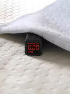 Tissu de body pour bébé sûr sans agent fluorescent montré dans une vue de test macro