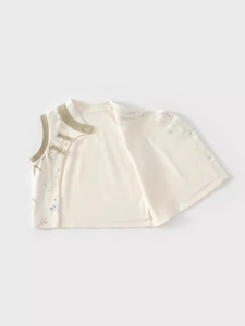 Traditional Chinese style warm sleeveless vest for babies with bamboo floral patterns